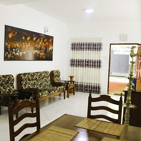 Yoho Travellers Residence Kandy Zewnętrze zdjęcie